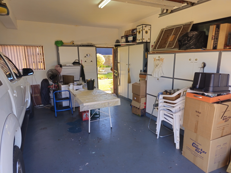 5 Bedroom Property for Sale in Stilbaai Wes Western Cape